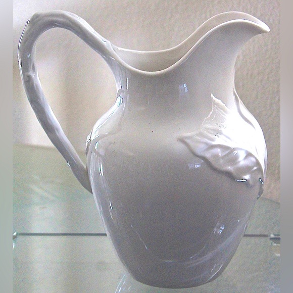 GRACES TEAWARE PITCHER PORCELAIN - Picture 2 of 6